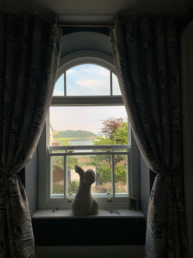Dylan Thomas Sea View Bed & Breakfast Laugharne Ngoại thất bức ảnh
