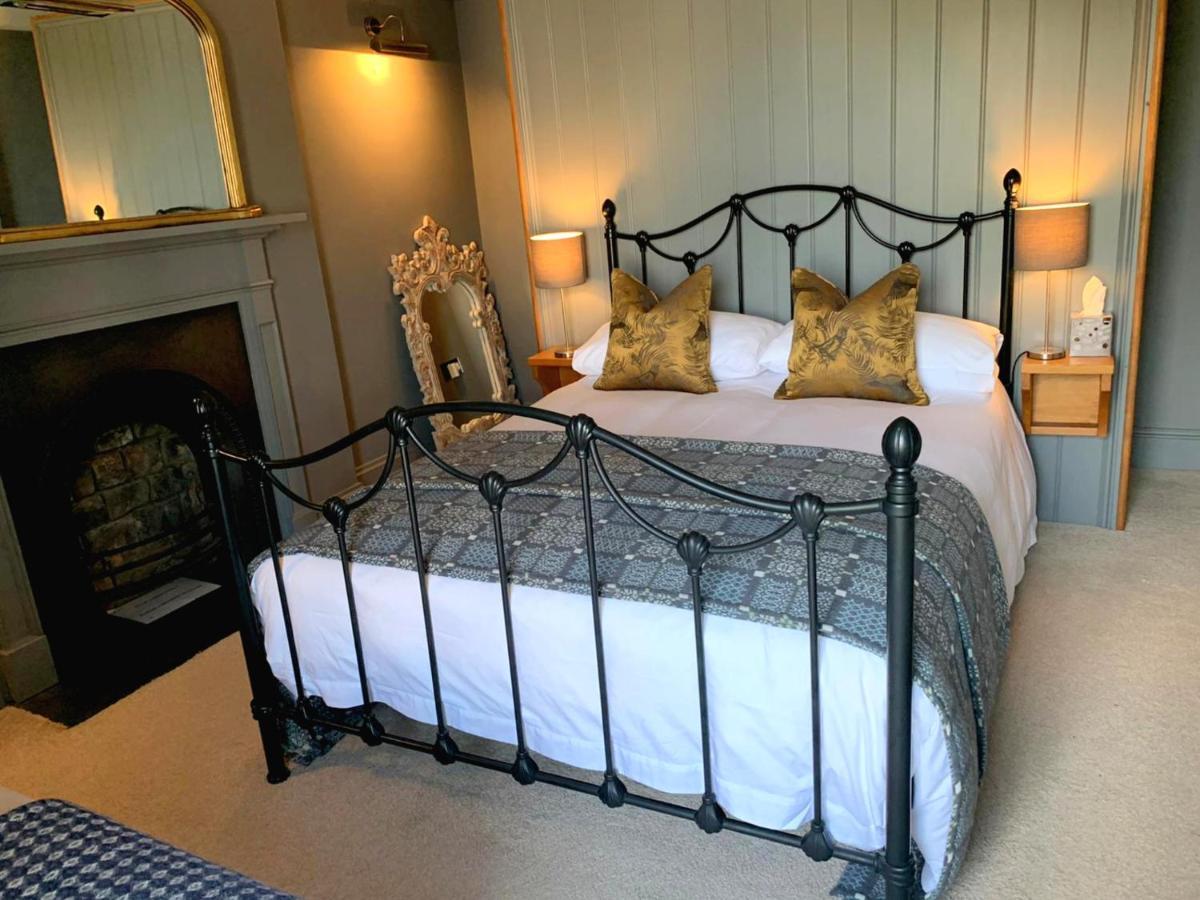 Dylan Thomas Sea View Bed & Breakfast Laugharne Ngoại thất bức ảnh
