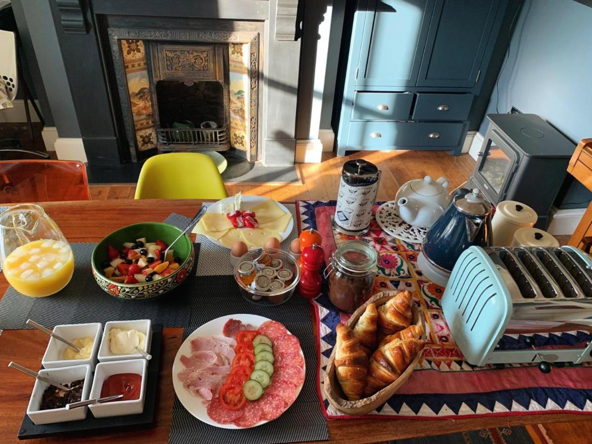 Dylan Thomas Sea View Bed & Breakfast Laugharne Ngoại thất bức ảnh