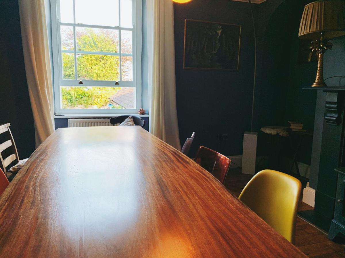 Dylan Thomas Sea View Bed & Breakfast Laugharne Ngoại thất bức ảnh