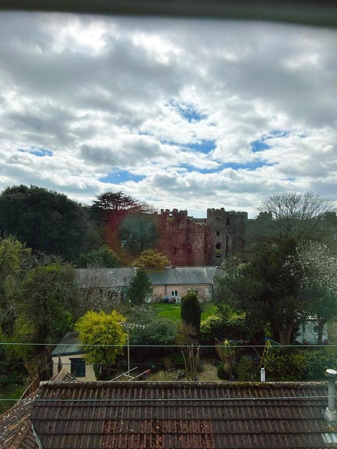 Dylan Thomas Sea View Bed & Breakfast Laugharne Ngoại thất bức ảnh